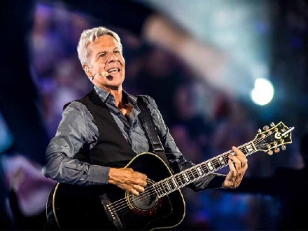 Claudio Baglioni posticipa il tour per problemi di salute